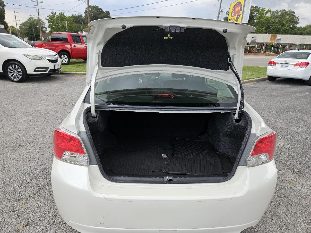 Subaru Impreza Sedan 4dr Auto 2.0i Premium 2014