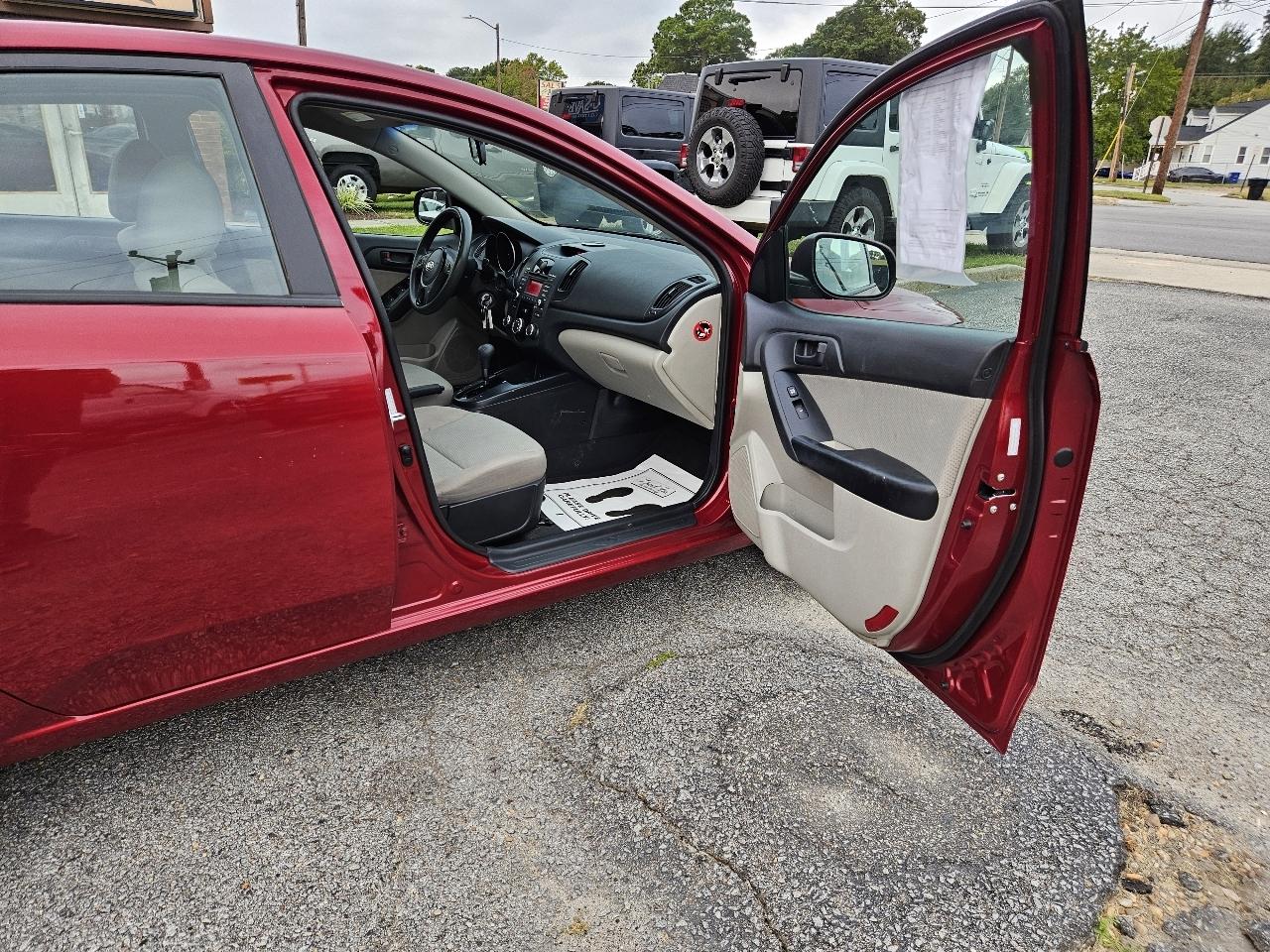 Kia Forte 4dr Sdn Auto EX 2010