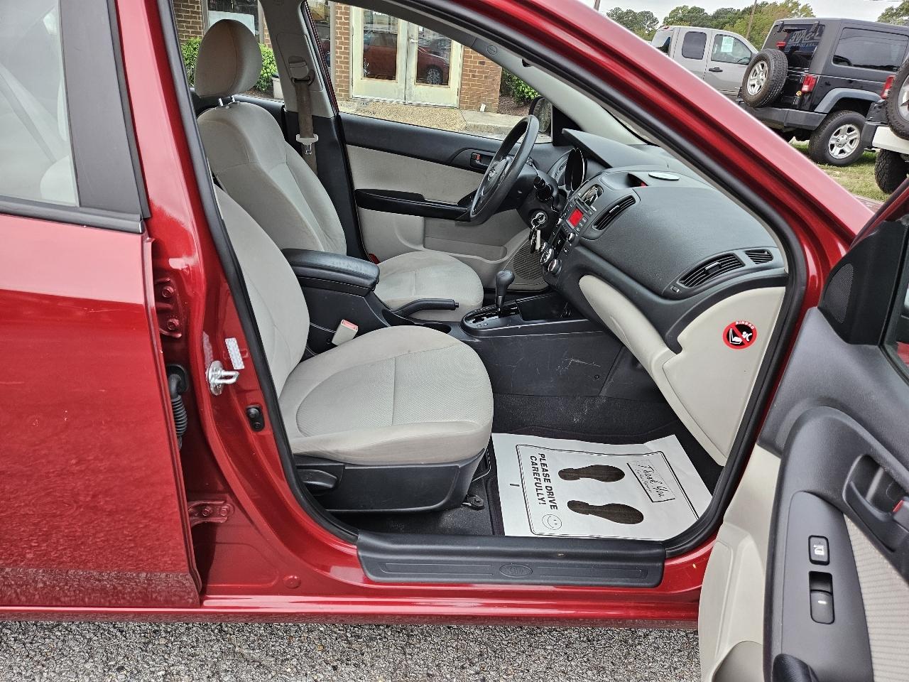 Kia Forte 4dr Sdn Auto EX 2010