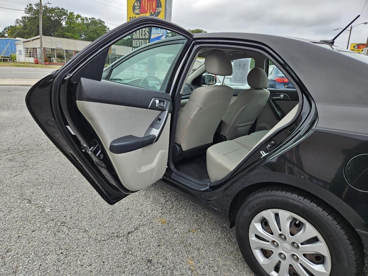 Kia Forte 4dr Sdn Auto EX 2013