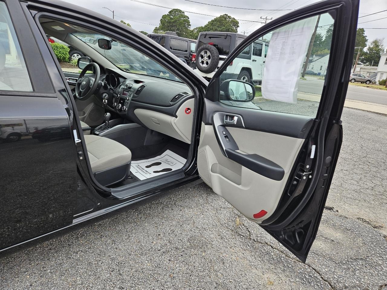 Kia Forte 4dr Sdn Auto EX 2013