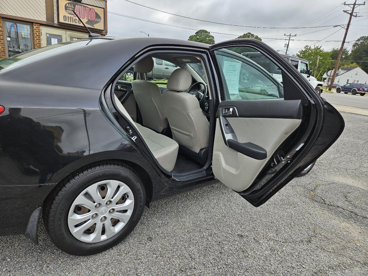 Kia Forte 4dr Sdn Auto EX 2013