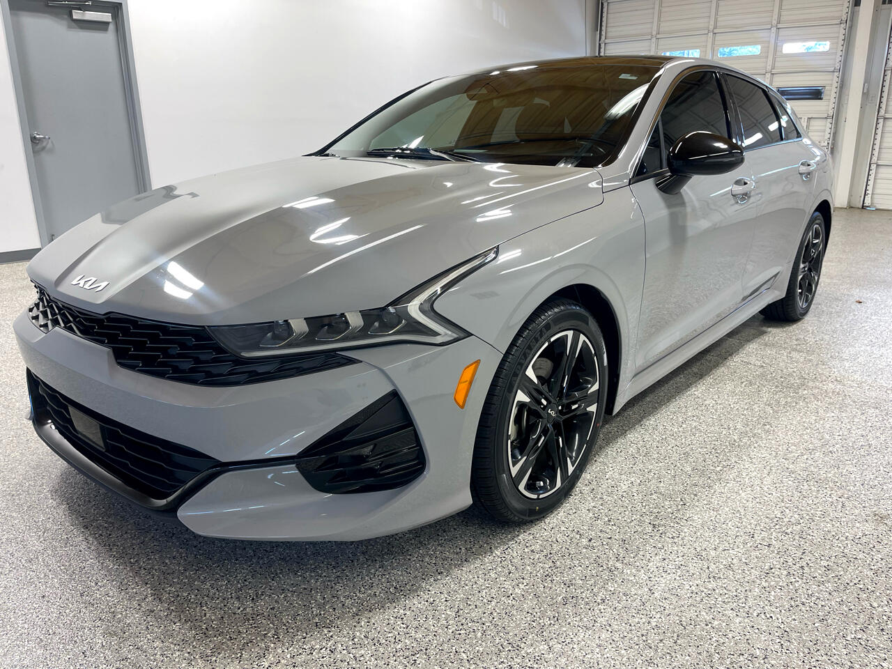 2023 Kia K5 GT-Line photo 2