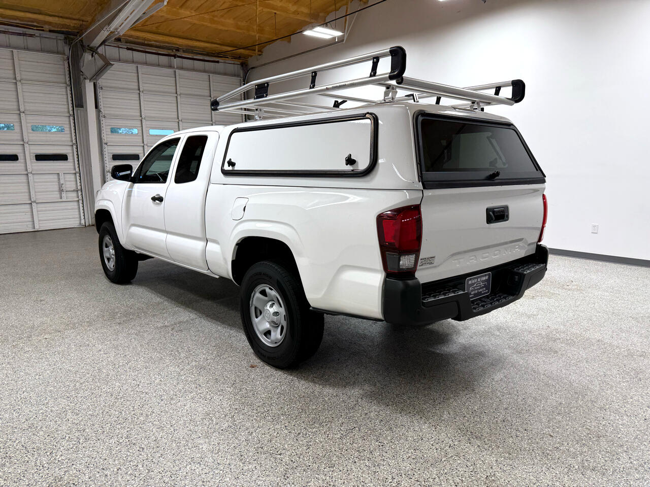 2022 Toyota Tacoma SR5 Access Cab photo 2