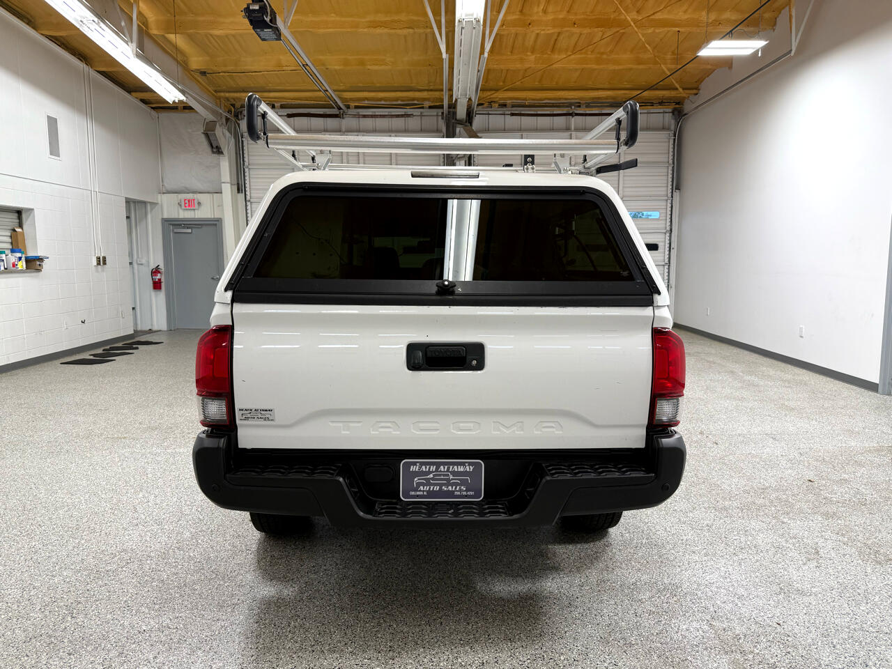 2022 Toyota Tacoma SR5 Access Cab photo 3
