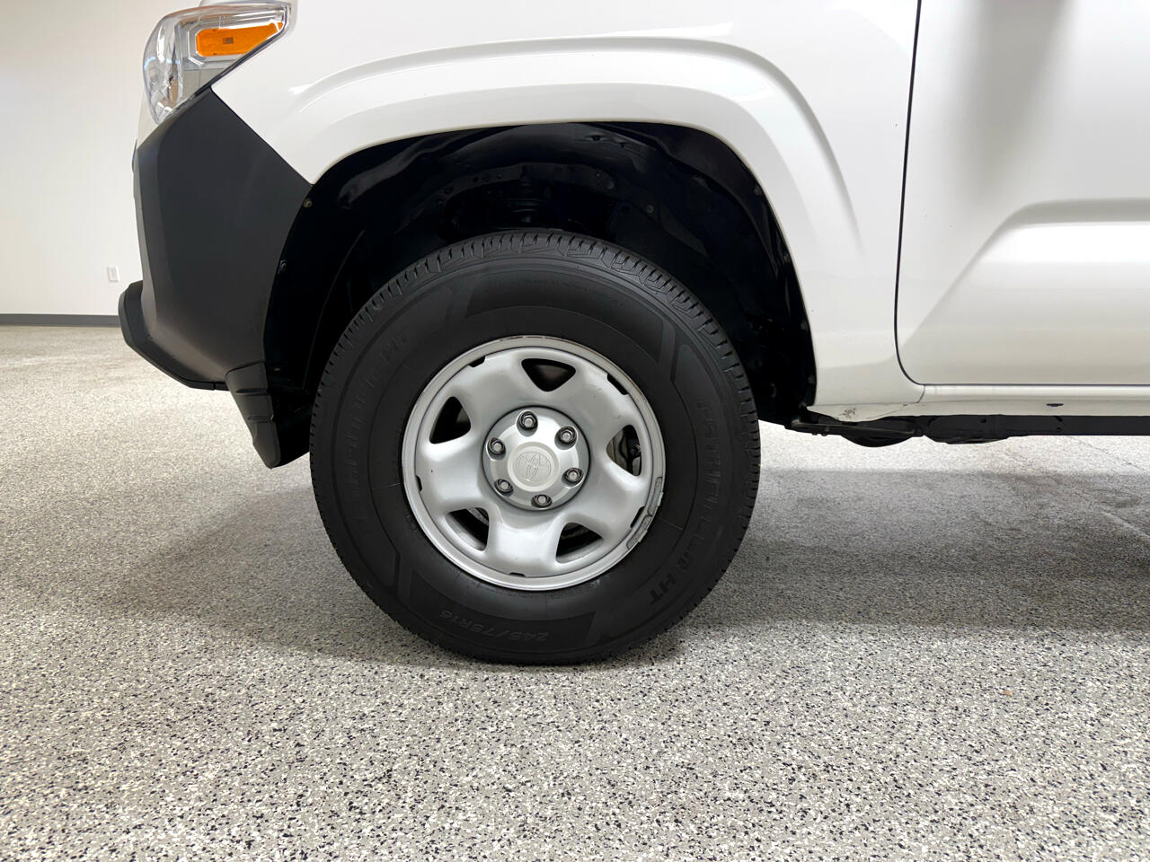2022 Toyota Tacoma SR5 Access Cab photo 9