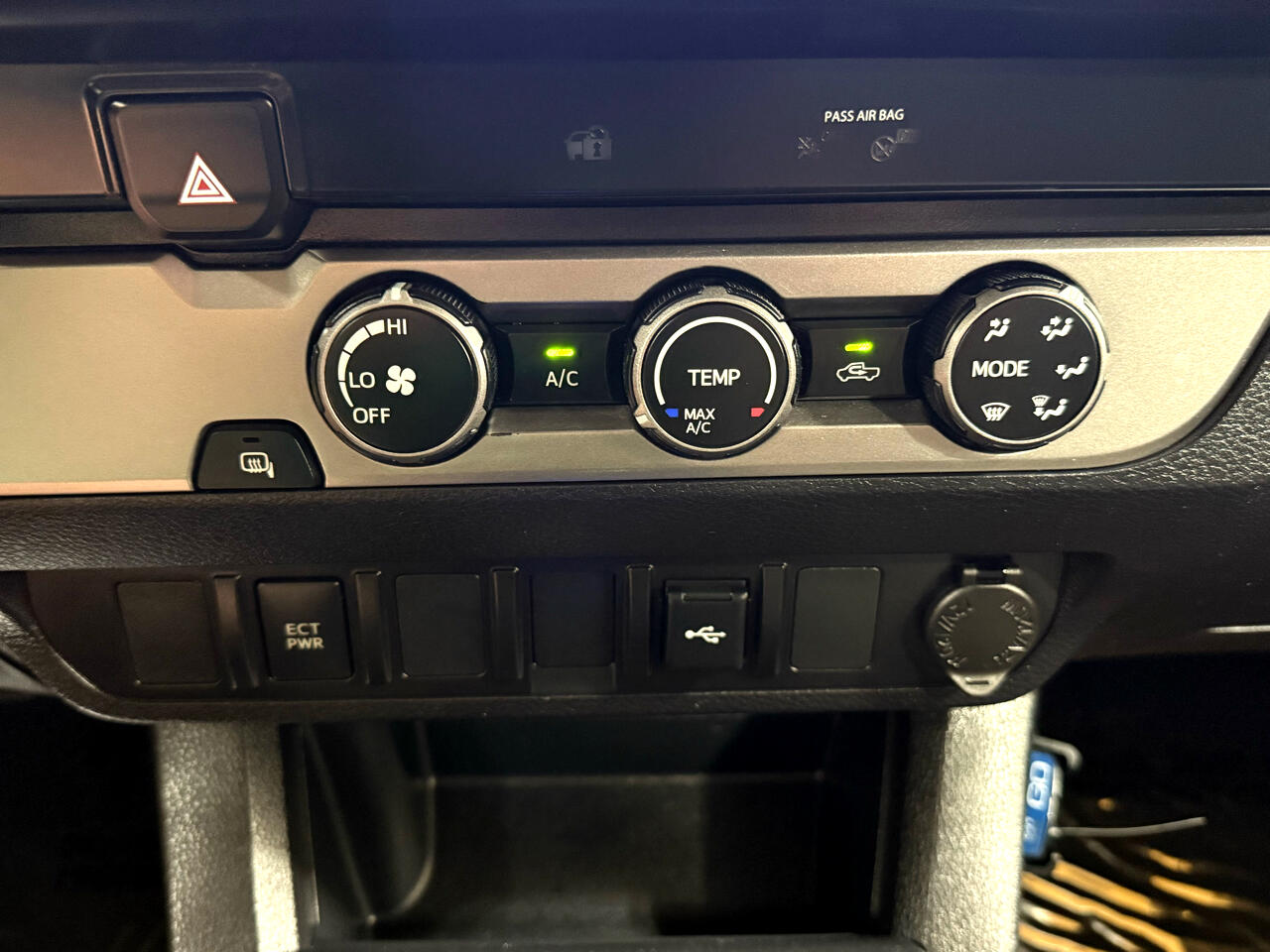 2022 Toyota Tacoma SR5 Access Cab photo 18