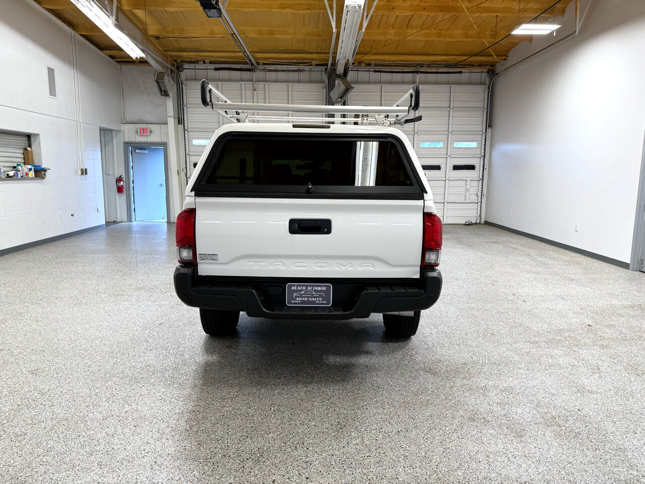 2022 Toyota Tacoma SR5 Access Cab photo 3