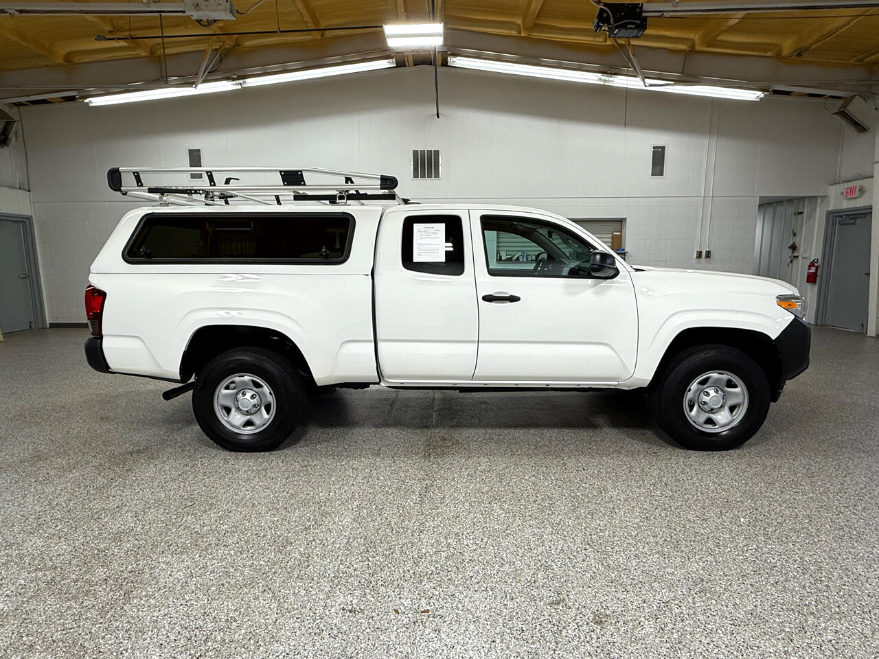 2022 Toyota Tacoma SR5 Access Cab photo 5