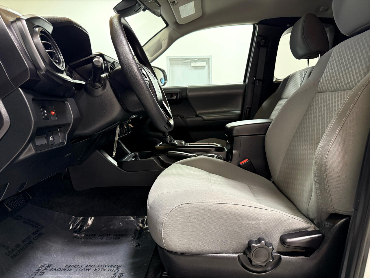 2022 Toyota Tacoma SR5 Access Cab photo 9