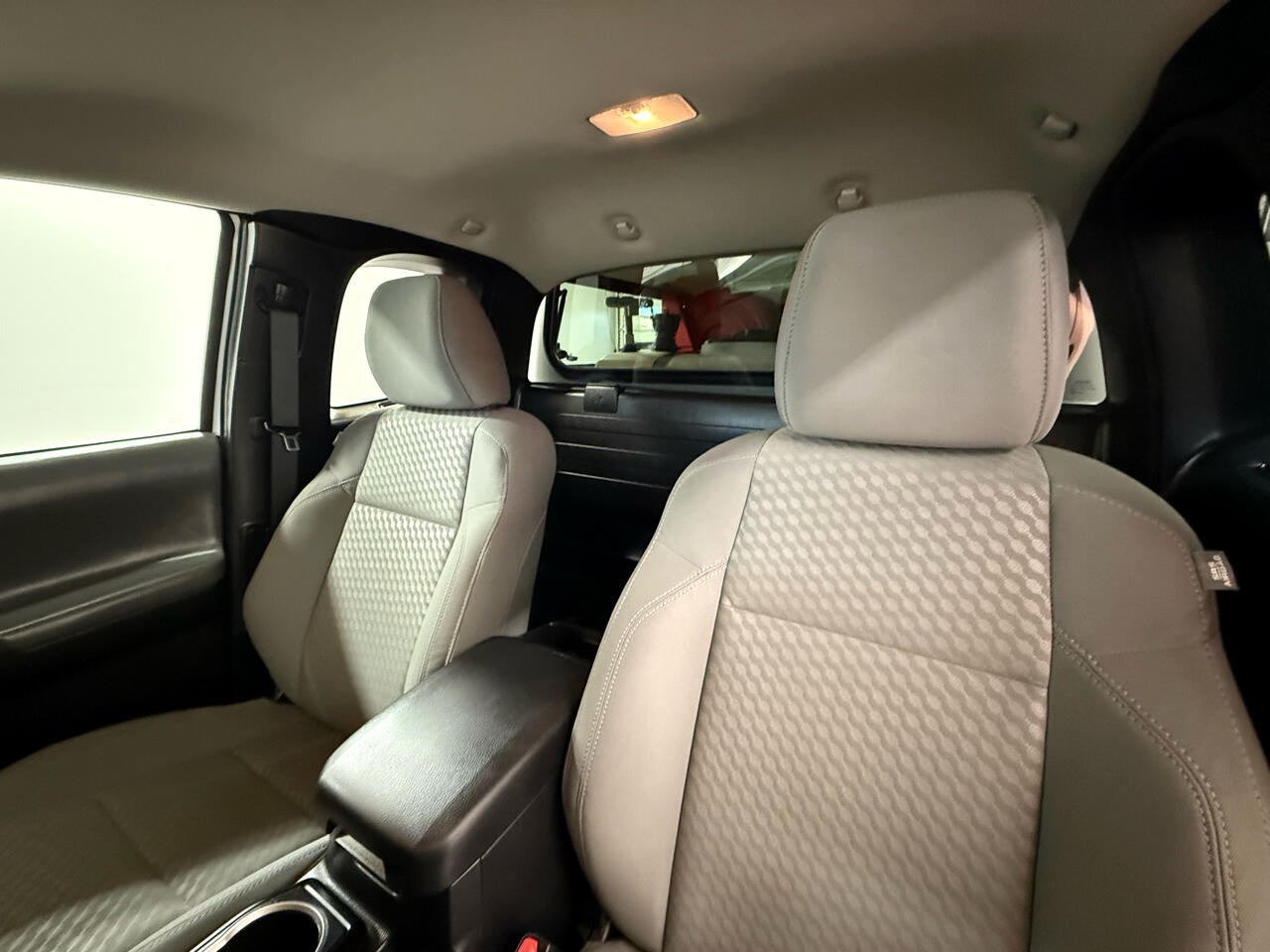 2022 Toyota Tacoma SR5 Access Cab photo 11