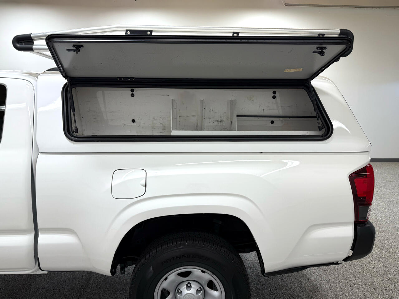 2022 Toyota Tacoma SR5 Access Cab photo 18