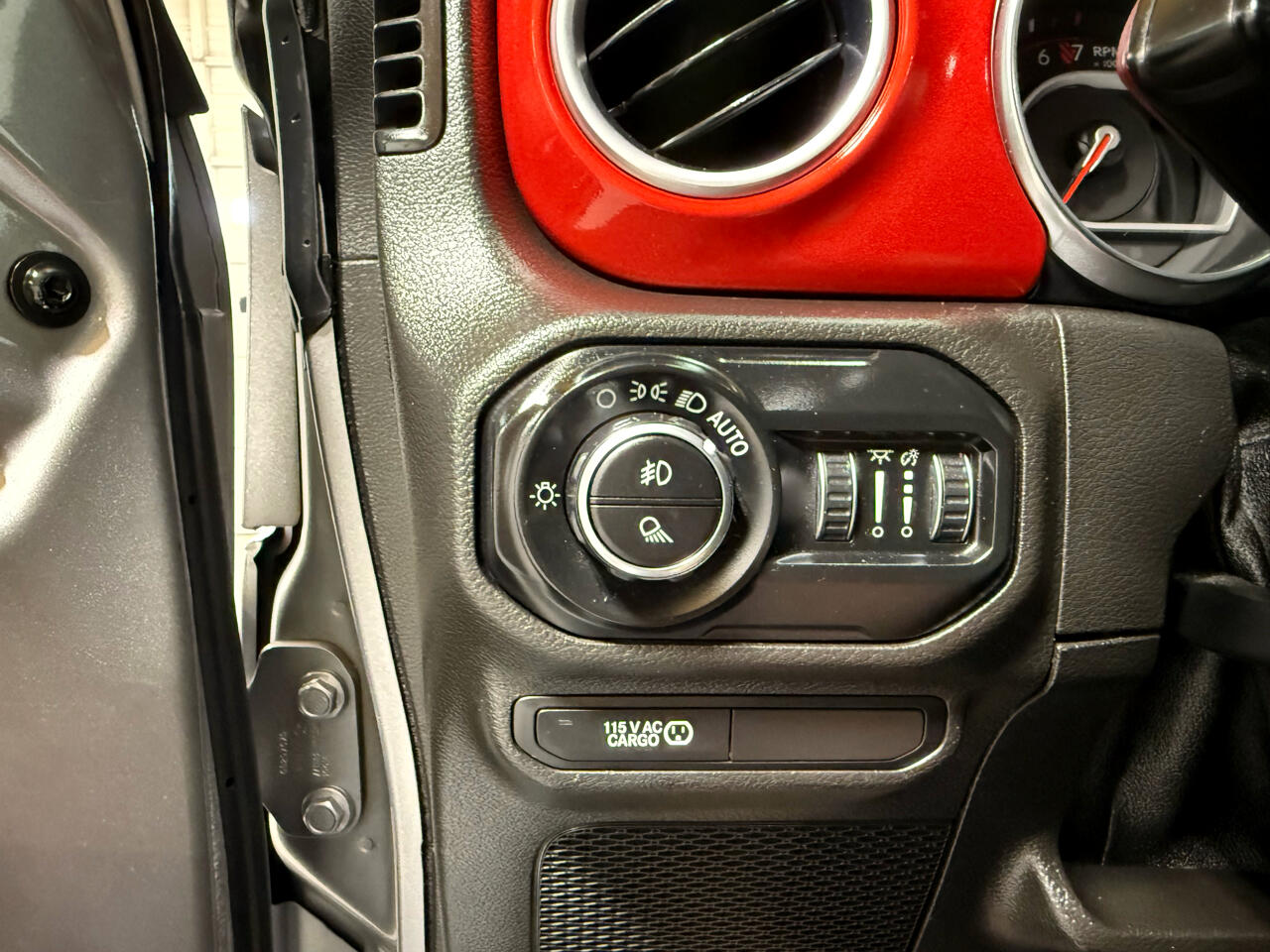 2020 Jeep Gladiator Rubicon photo 12