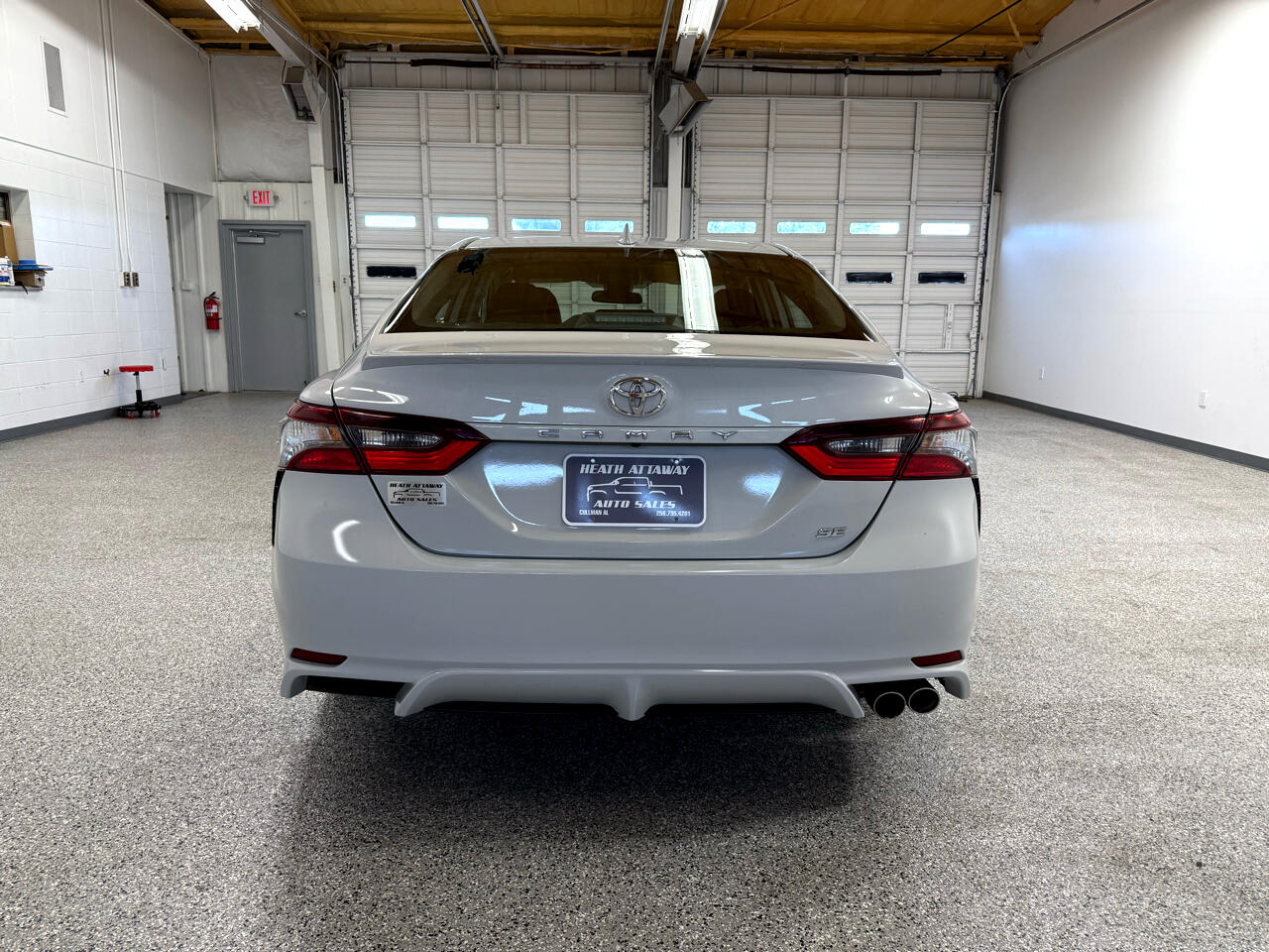 2023 Toyota Camry SE photo 3