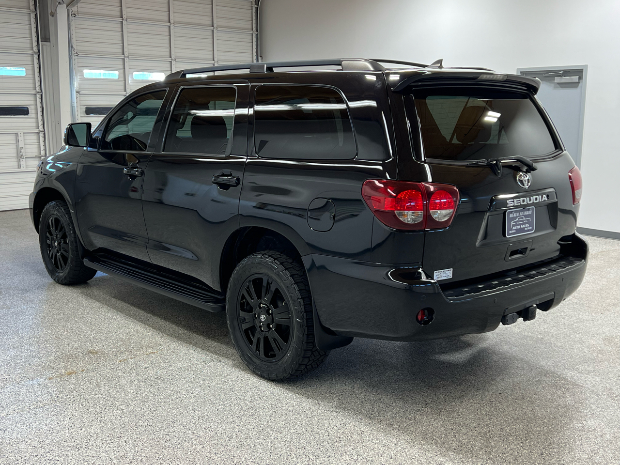 2019 Toyota Sequoia SR5 photo 2