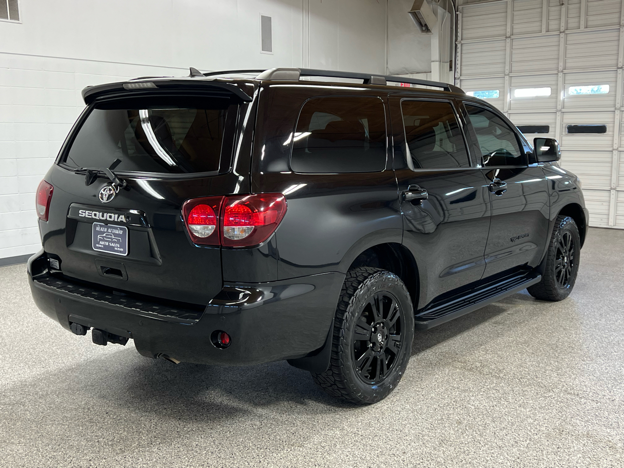 2019 Toyota Sequoia SR5 photo 4