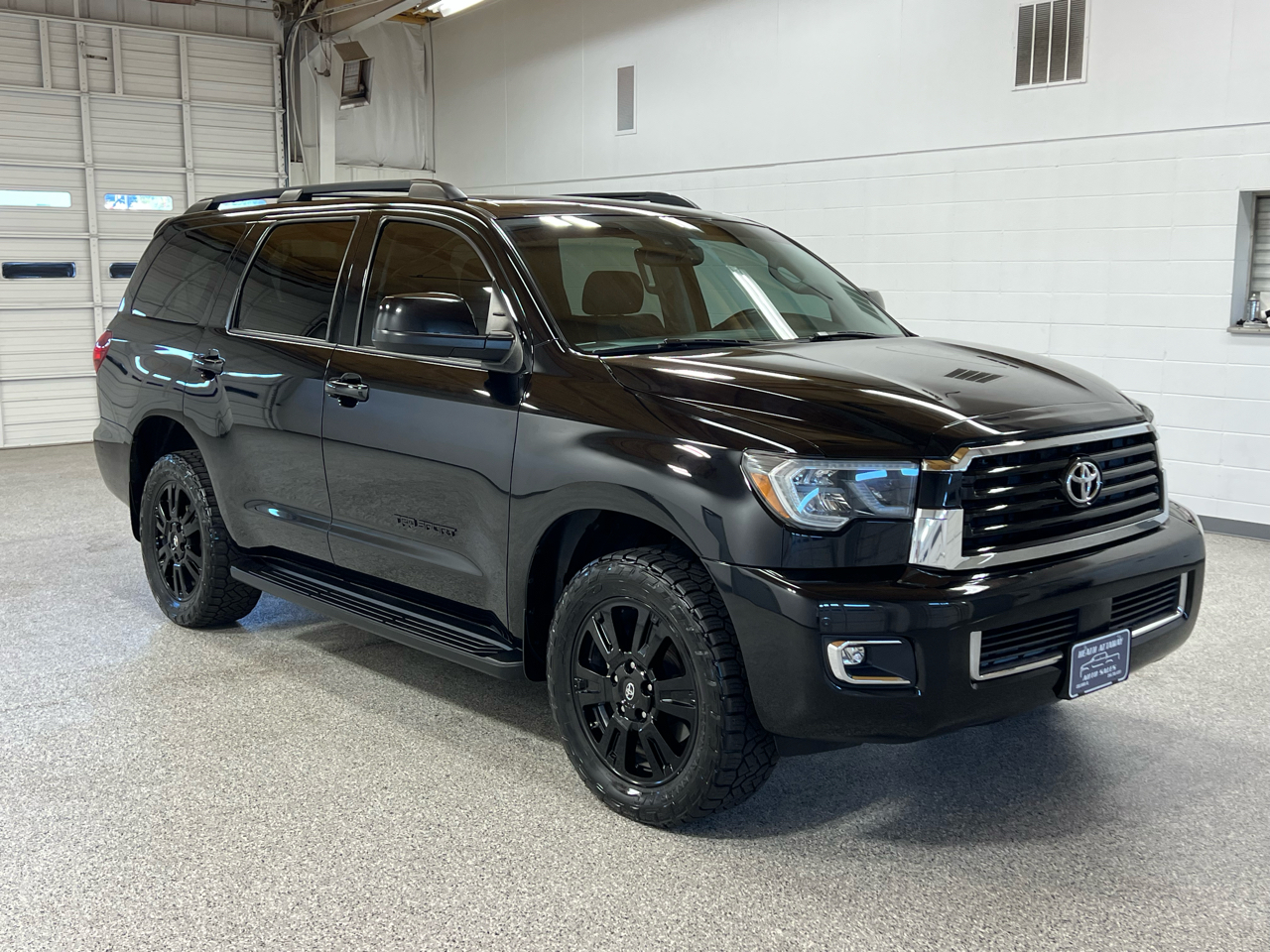 2019 Toyota Sequoia SR5 photo 6