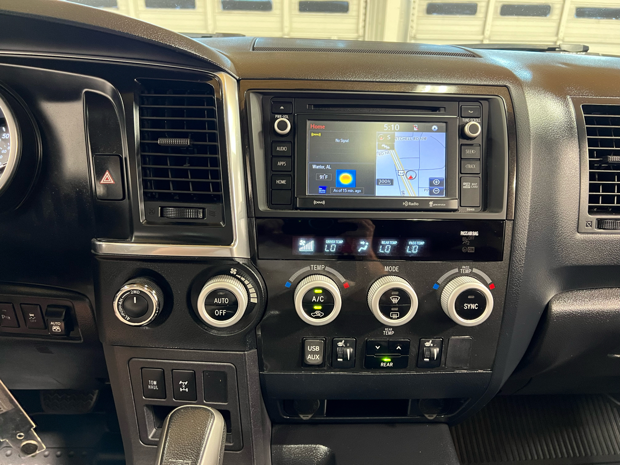 2019 Toyota Sequoia SR5 photo 18