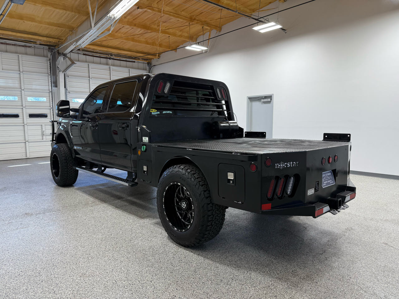2017 Ford F-250 Lariat FX4 photo 2