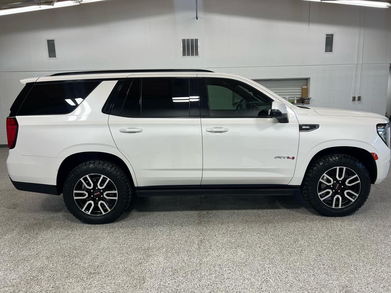 2021 Gmc Yukon AT4 photo 5