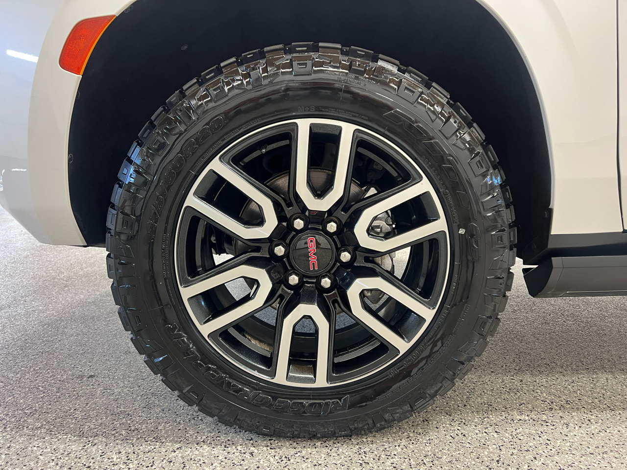 2021 Gmc Yukon AT4 photo 9