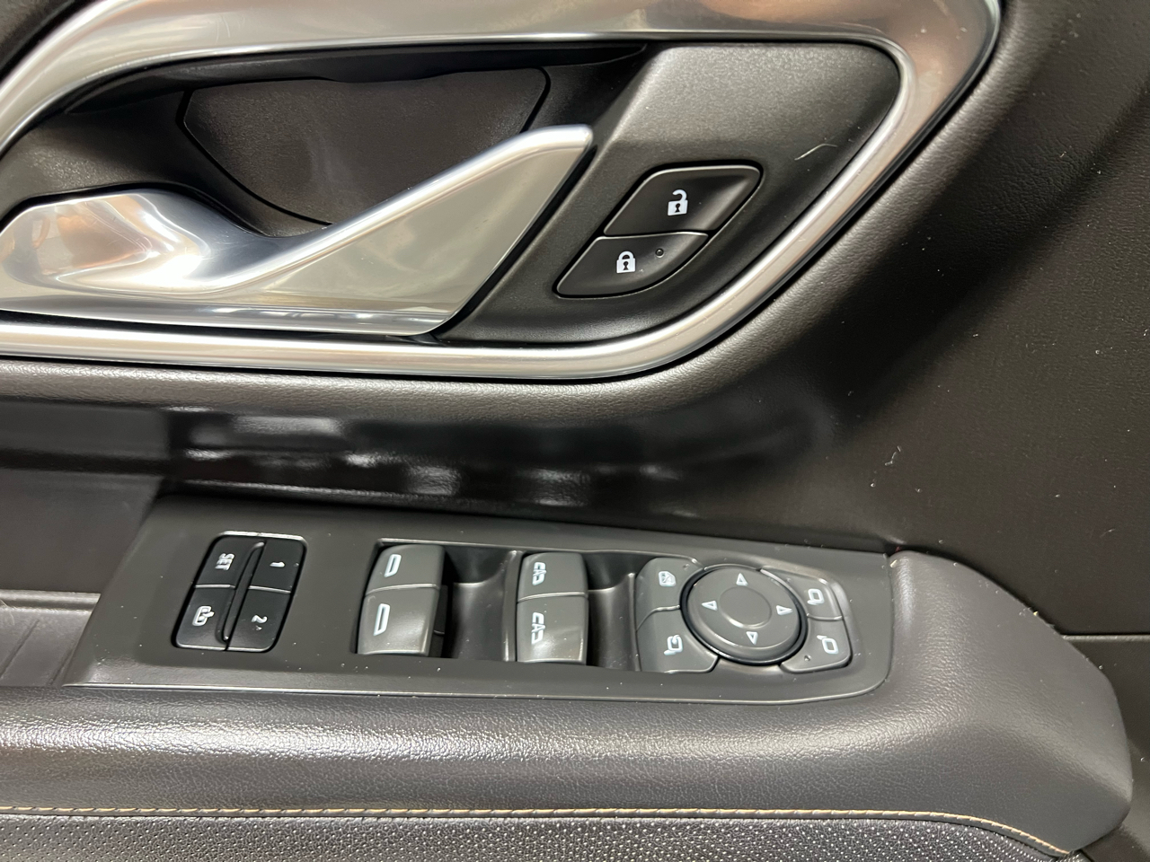 2021 Gmc Yukon AT4 photo 12