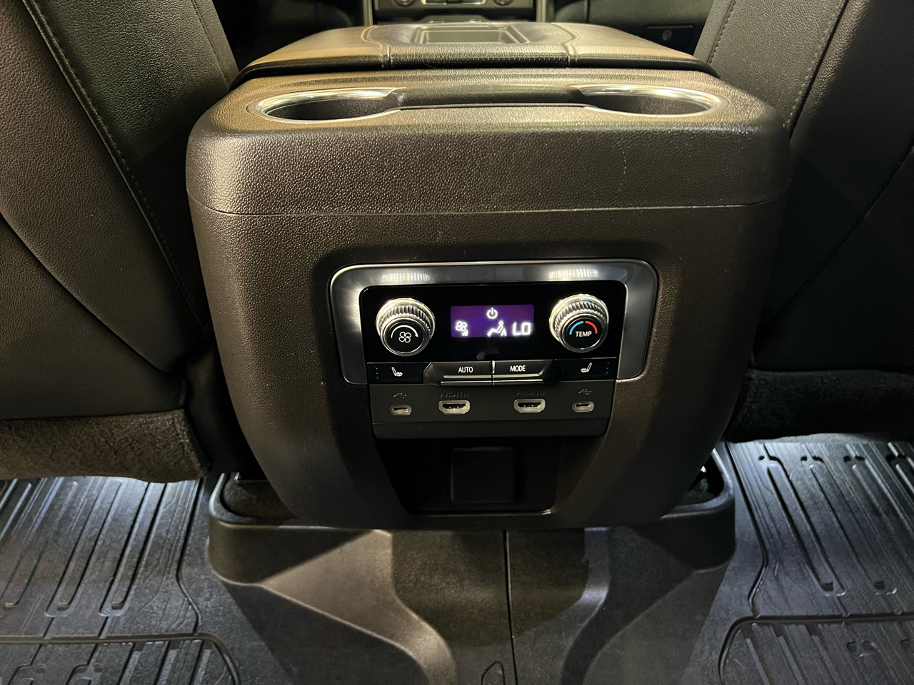 2021 Gmc Yukon AT4 photo 24