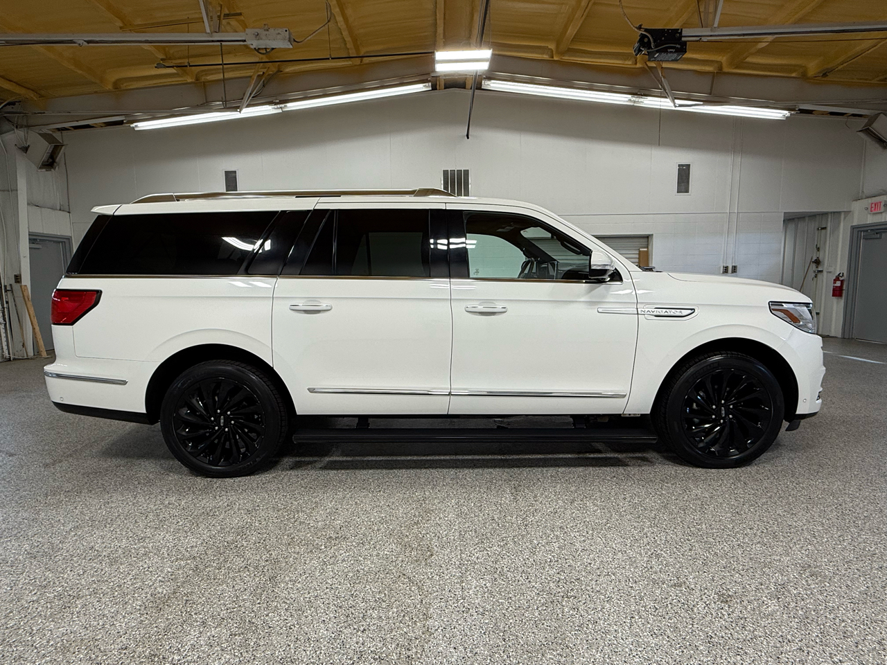 2020 Lincoln Navigator L Reserve photo 5