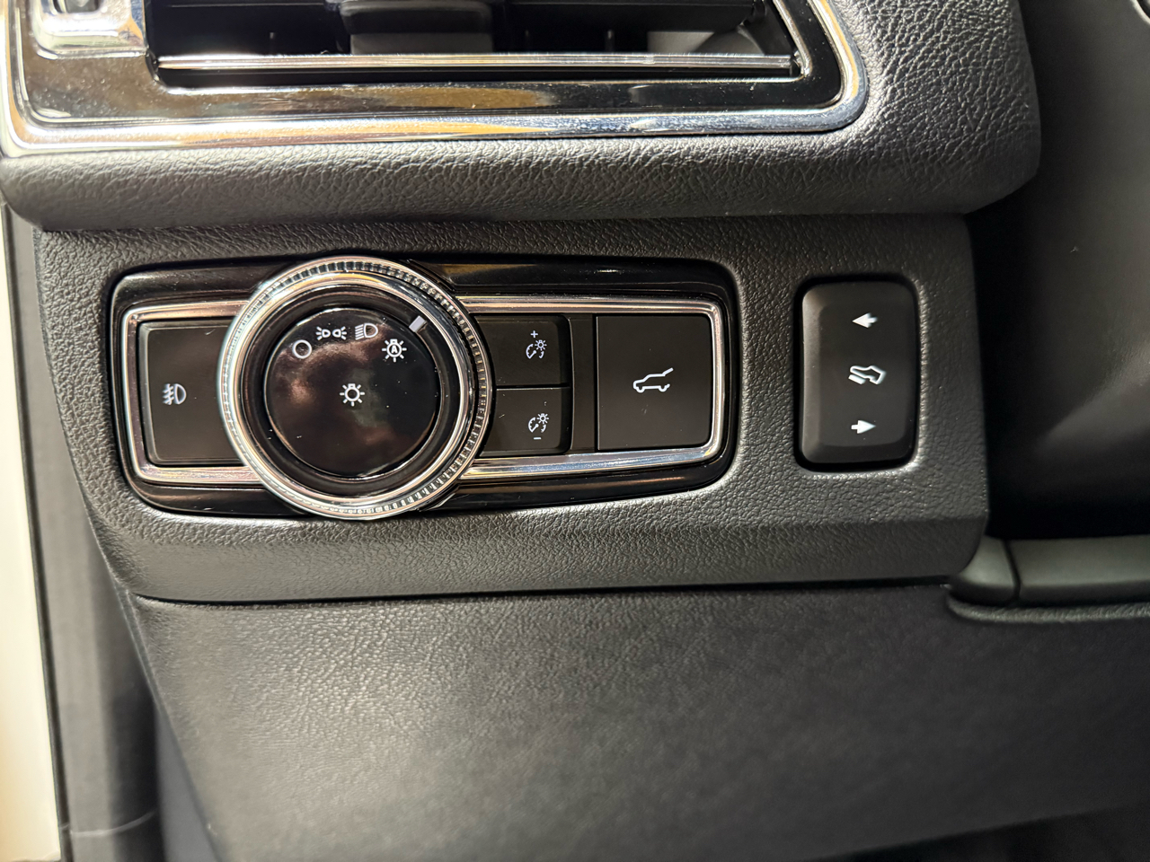 2020 Lincoln Navigator L Reserve photo 13