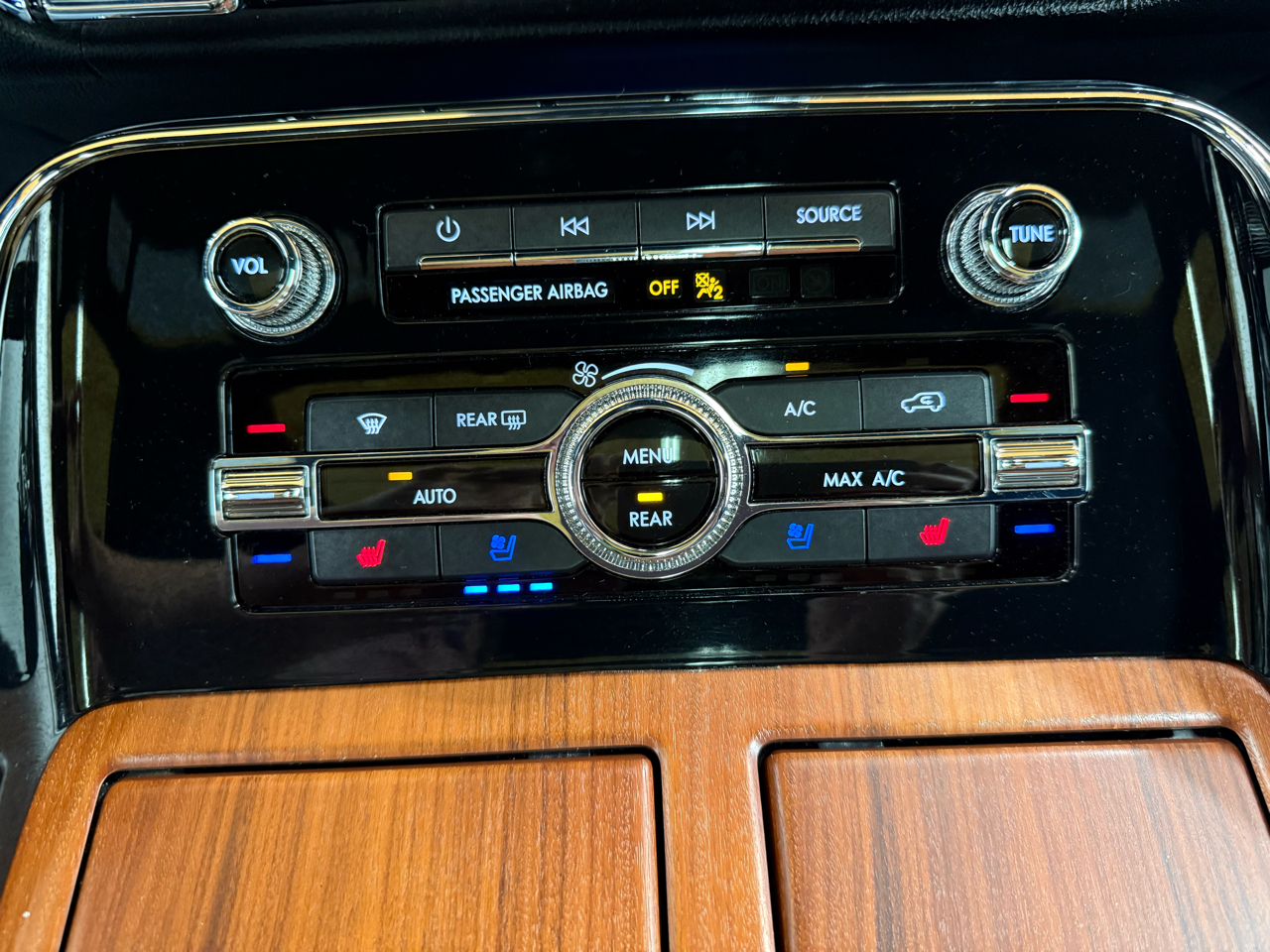 2020 Lincoln Navigator L Reserve photo 16
