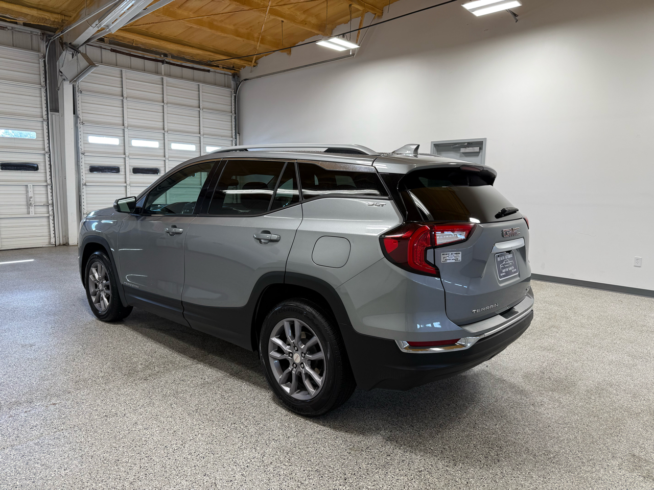 2024 Gmc Terrain SLT photo 2