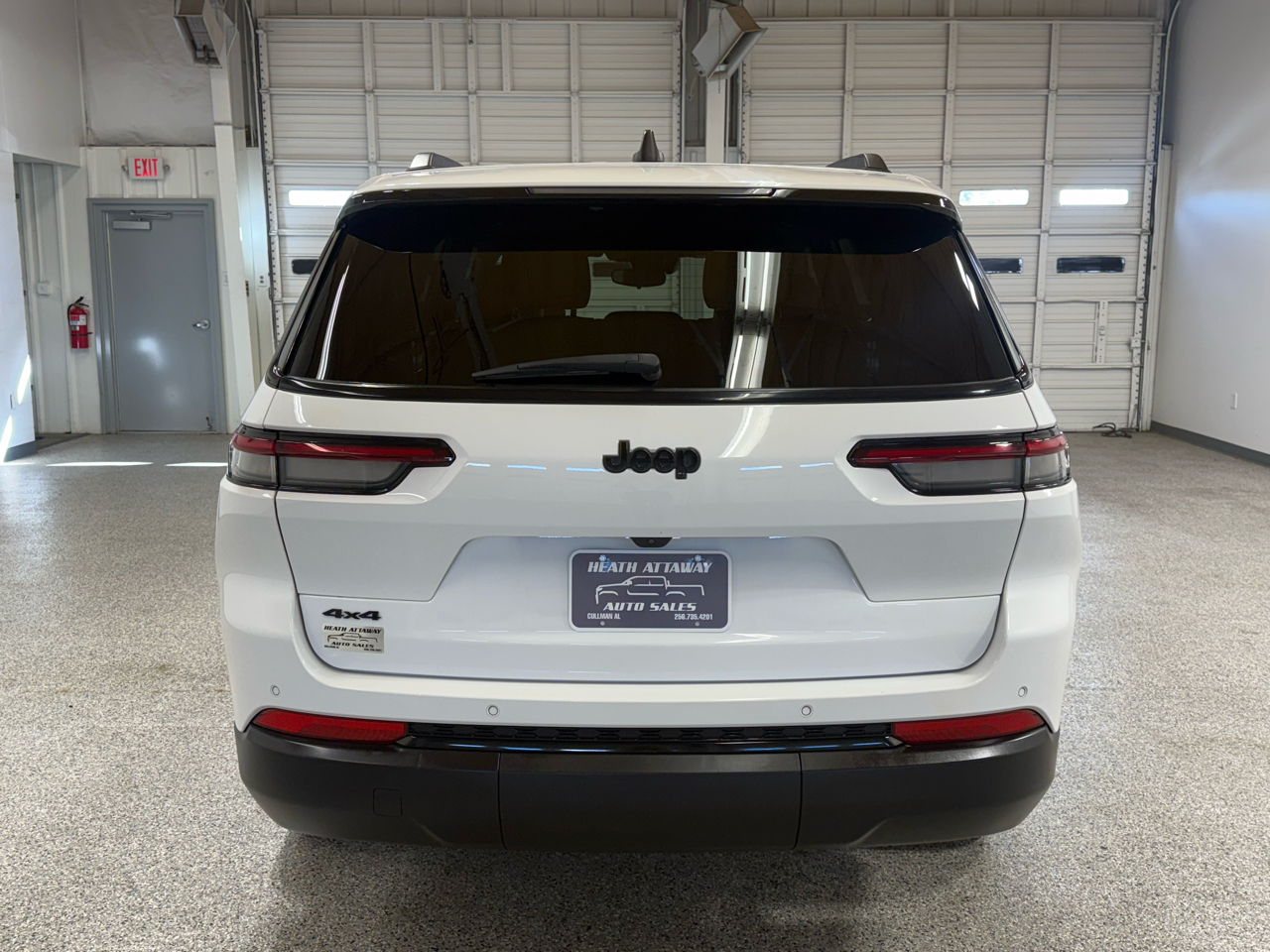 2024 Jeep Grand Cherokee Altitude photo 3