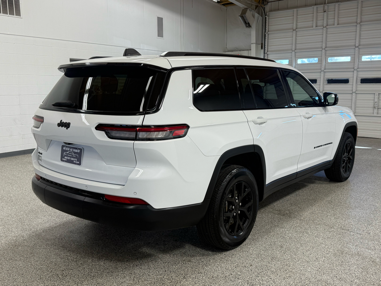 2024 Jeep Grand Cherokee Altitude photo 4