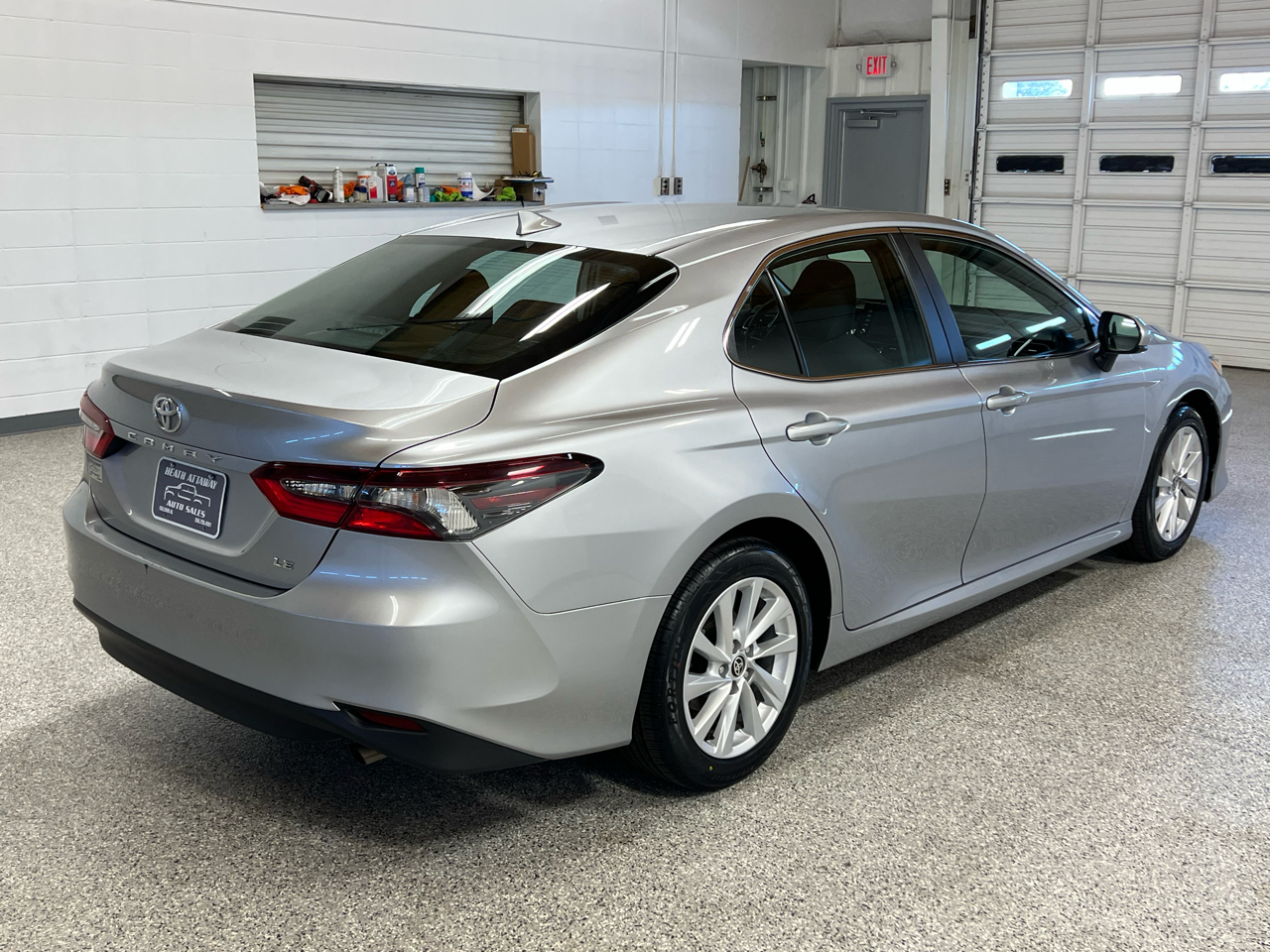 2024 Toyota Camry LE photo 4