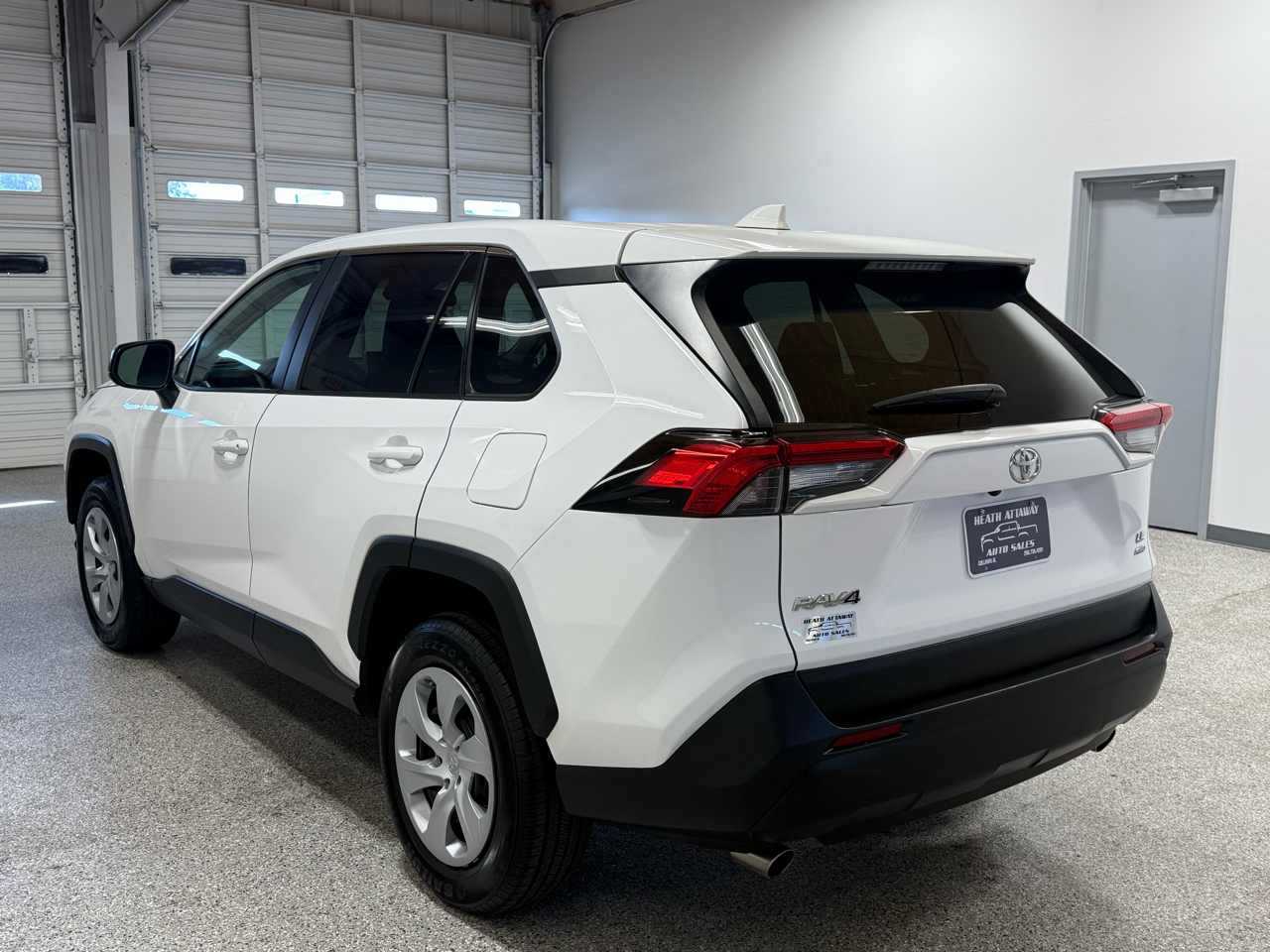 2024 Toyota RAV4 LE photo 2