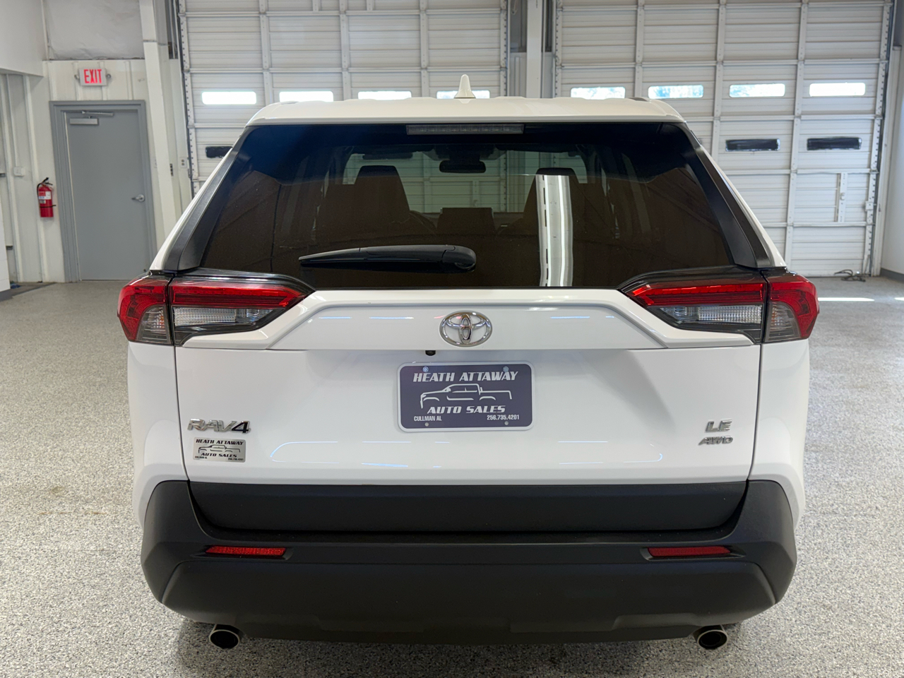 2024 Toyota RAV4 LE photo 3
