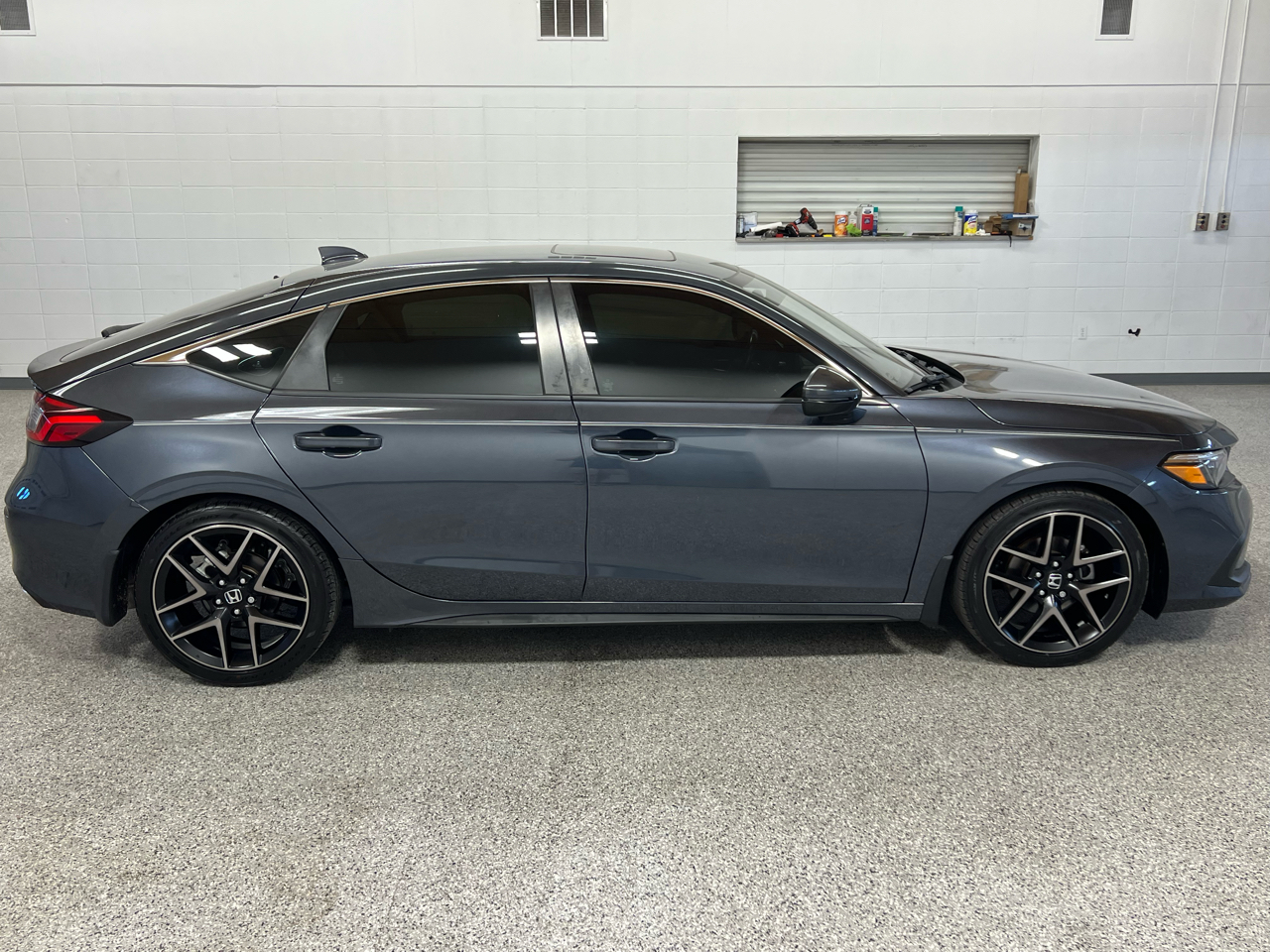 2022 Honda Civic Hatchback Sport Touring photo 2