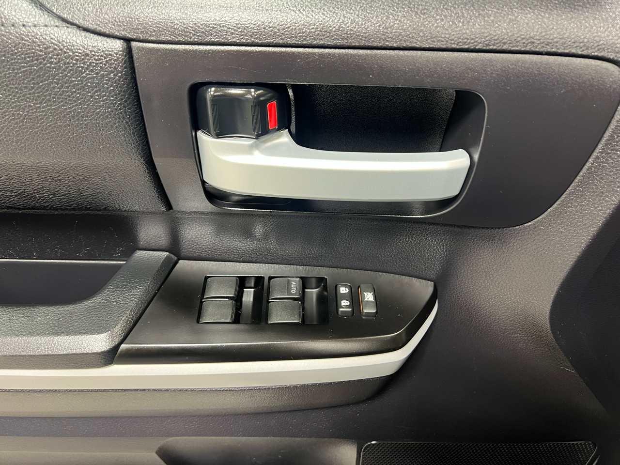 Toyota Tundra 4WD  2020