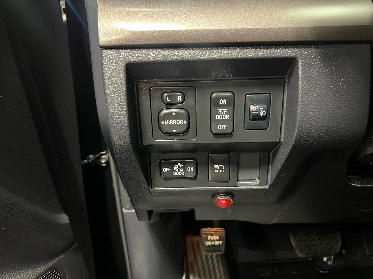 Toyota Tundra 4WD  2020