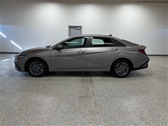 2024 Hyundai Elantra 