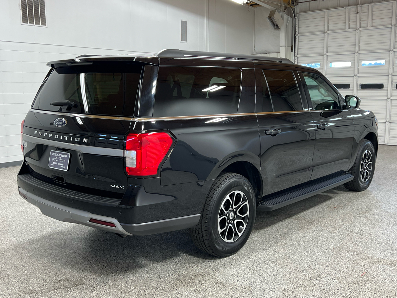 2024 Ford Expedition MAX XLT photo 3