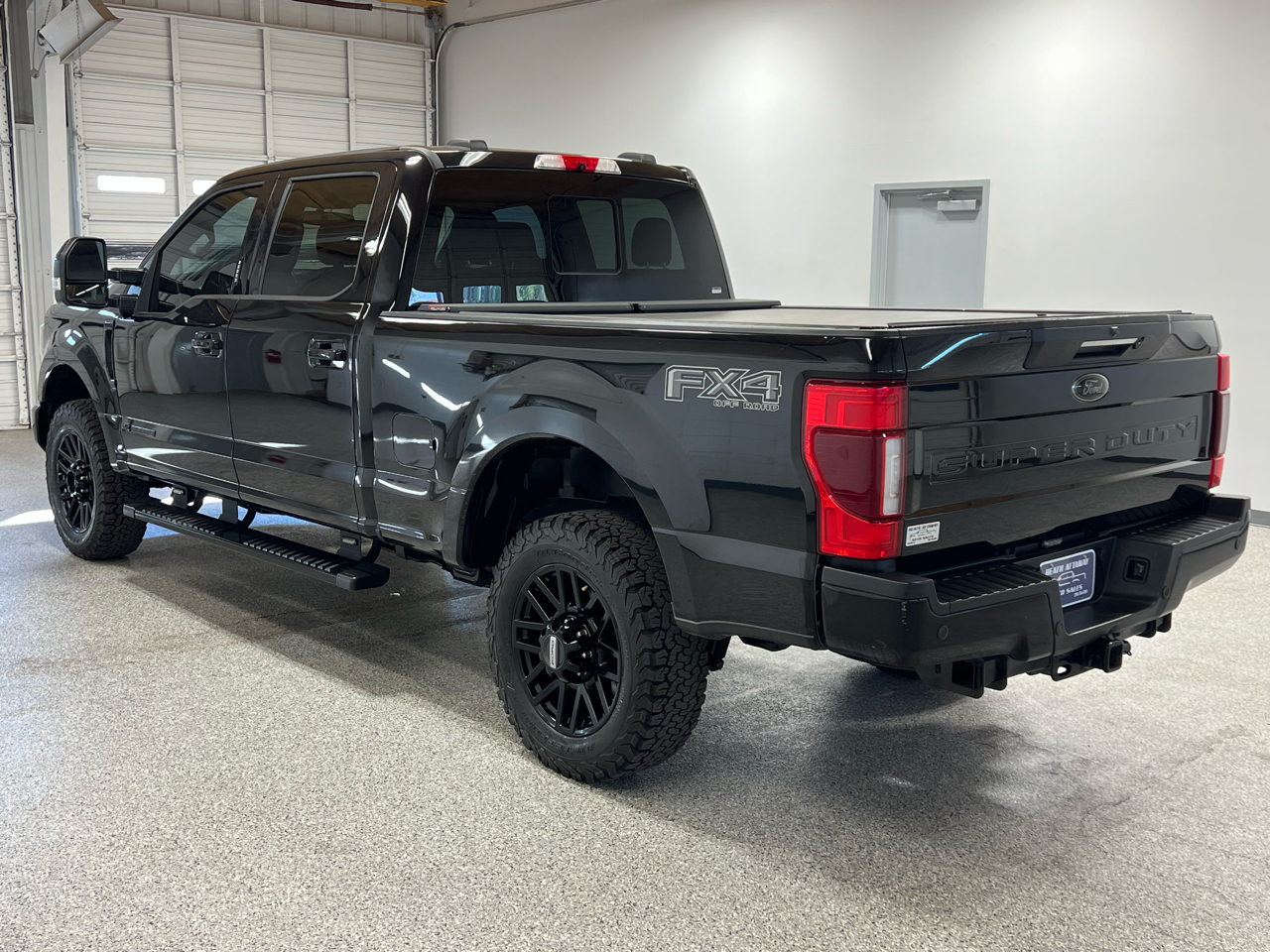 2020 Ford F-250 Lariat FX4 photo 2