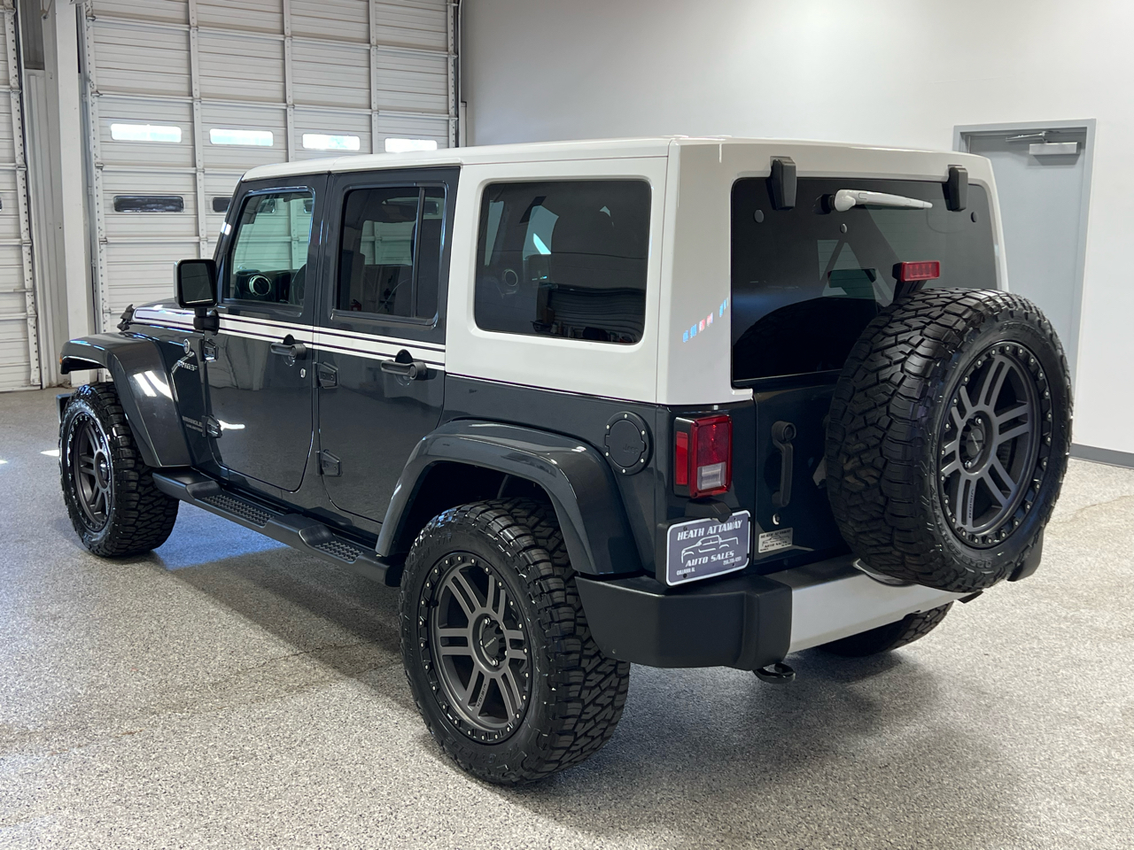 2017 Jeep Wrangler Unlimited Chief photo 2