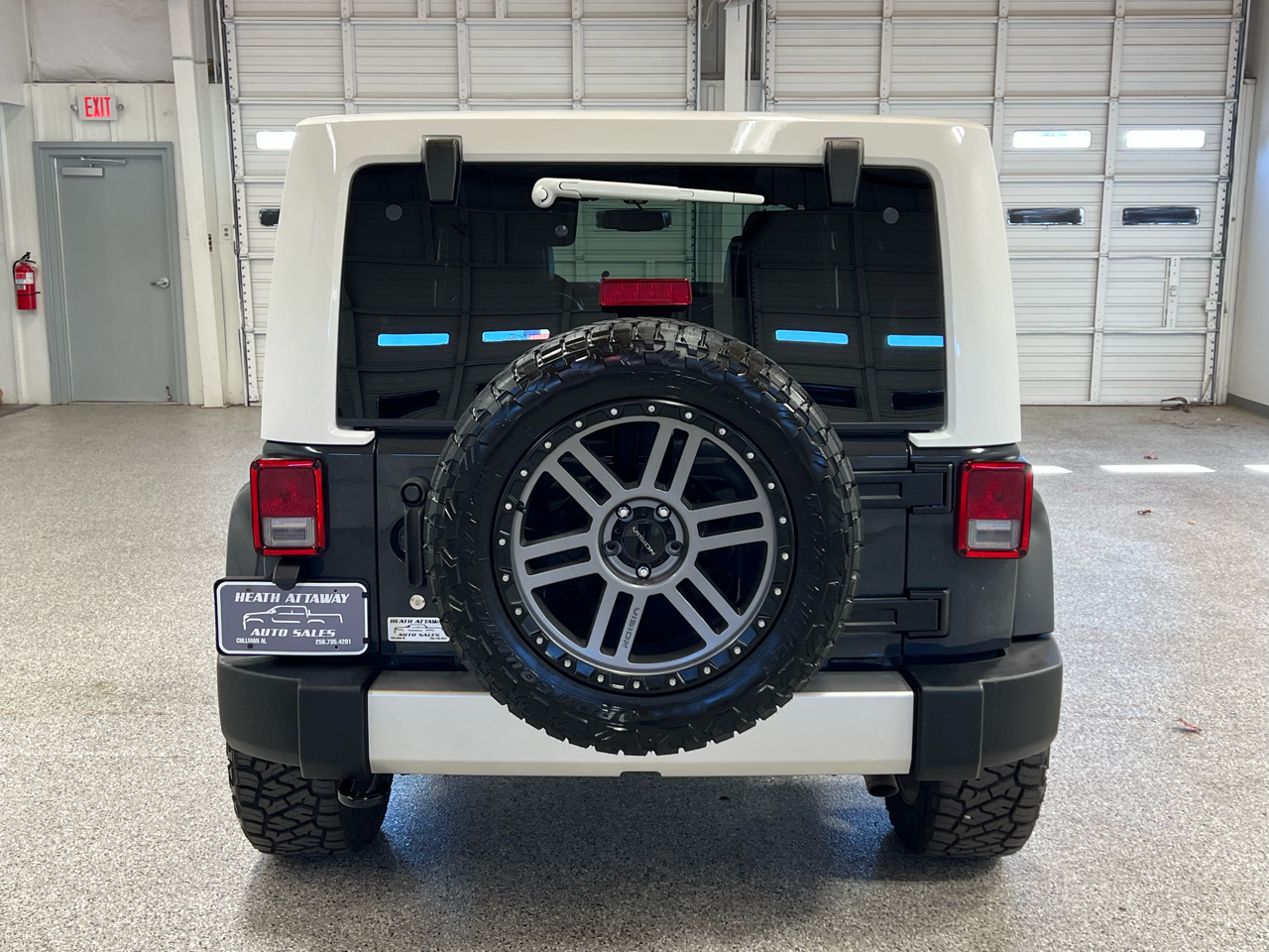 2017 Jeep Wrangler Unlimited Chief photo 3