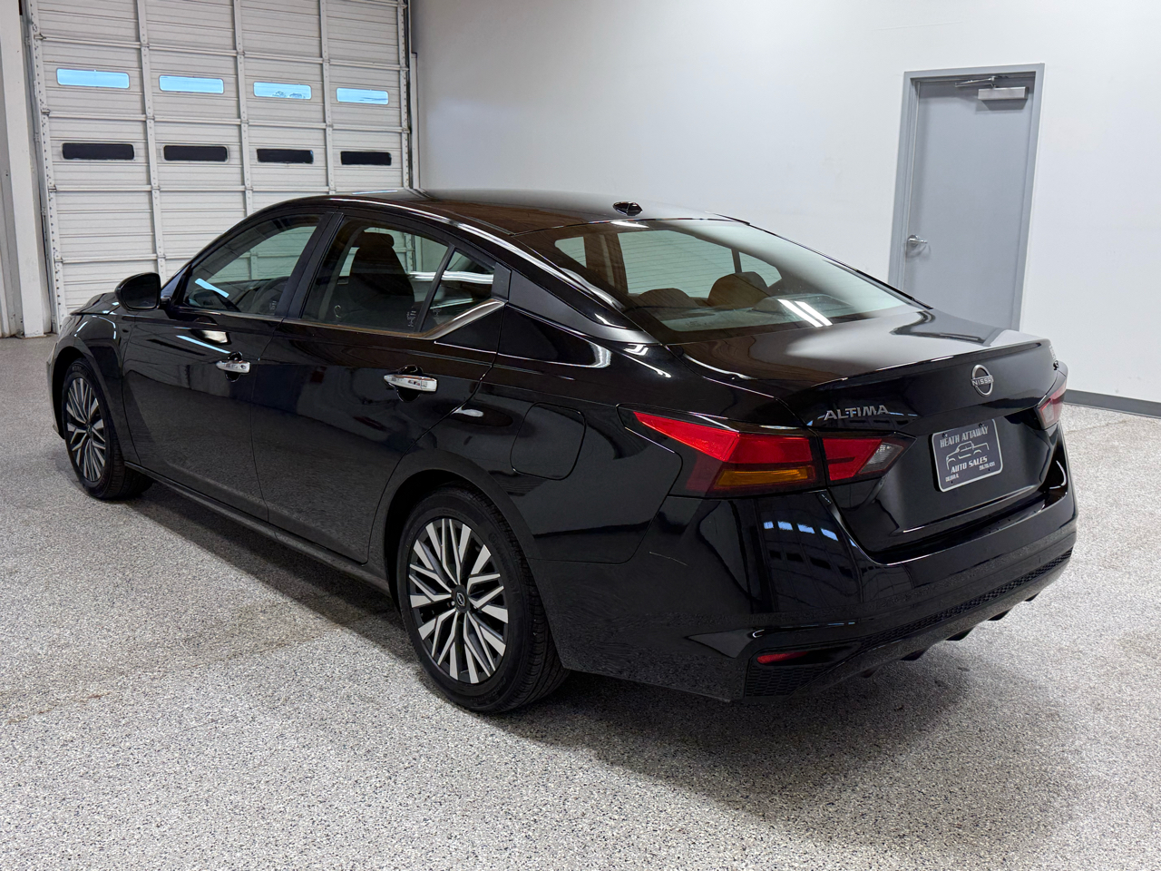 2024 Nissan Altima 2.5 SV photo 2