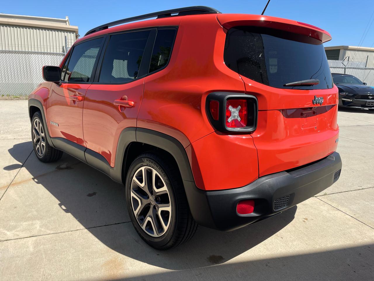 Jeep Renegade Latitude FWD 2016