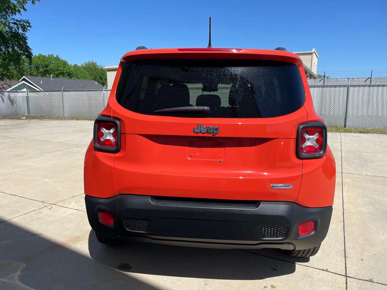 Jeep Renegade Latitude FWD 2016