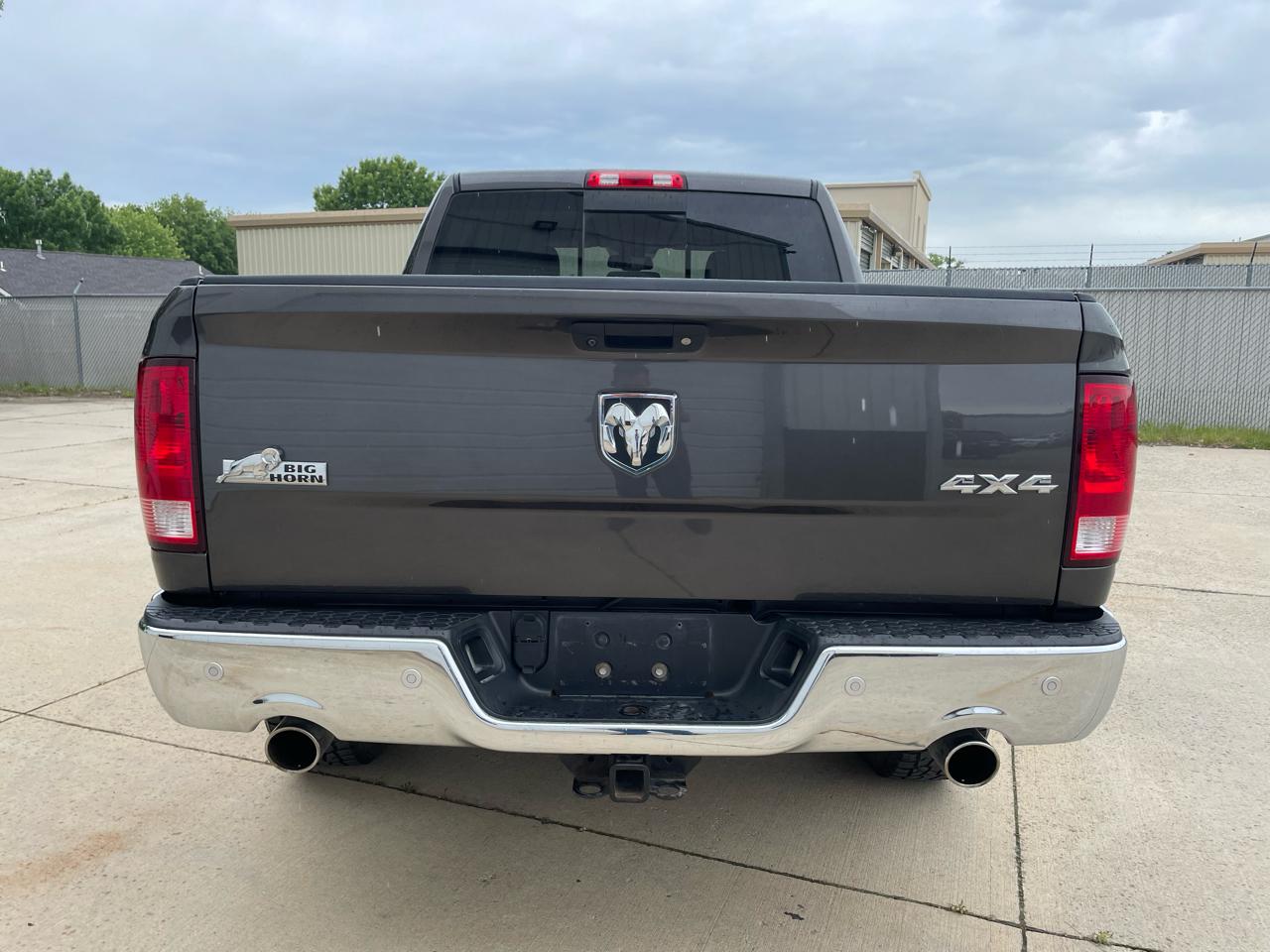 RAM 1500 SLT Crew Cab SWB 4WD 2017