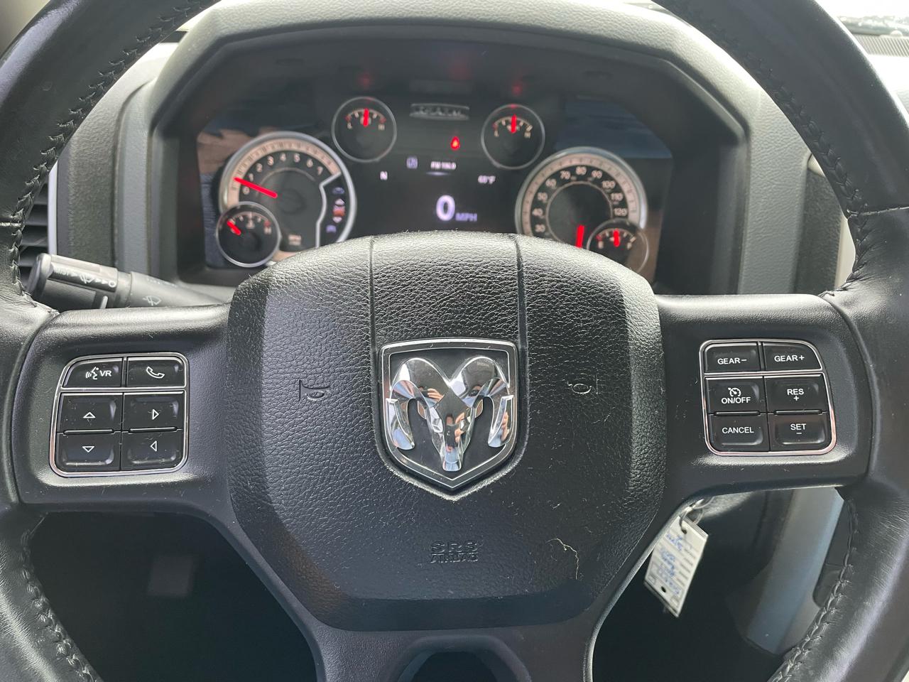 RAM 1500 SLT Crew Cab SWB 4WD 2017