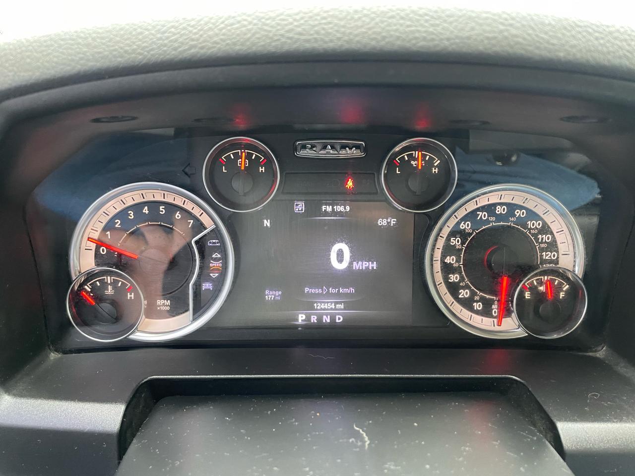 RAM 1500 SLT Crew Cab SWB 4WD 2017